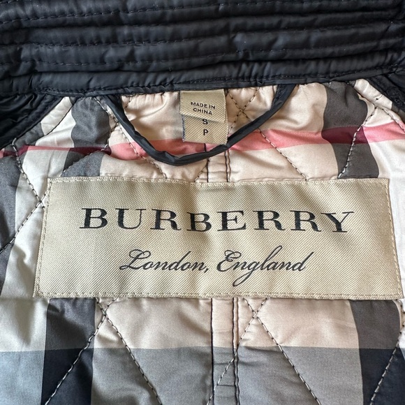 Burberry Brit Finsbridge Short Quilted Jacket - Picture 4 of 8